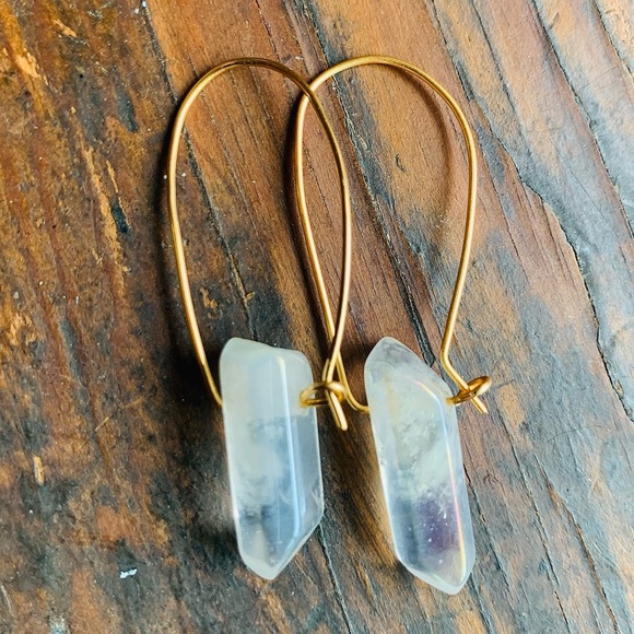 ✨NWT ✨18K Gold & Clear Pointed Quartz Geometric Rainbow Hoops, Minimal E… - Picture 5 of 7